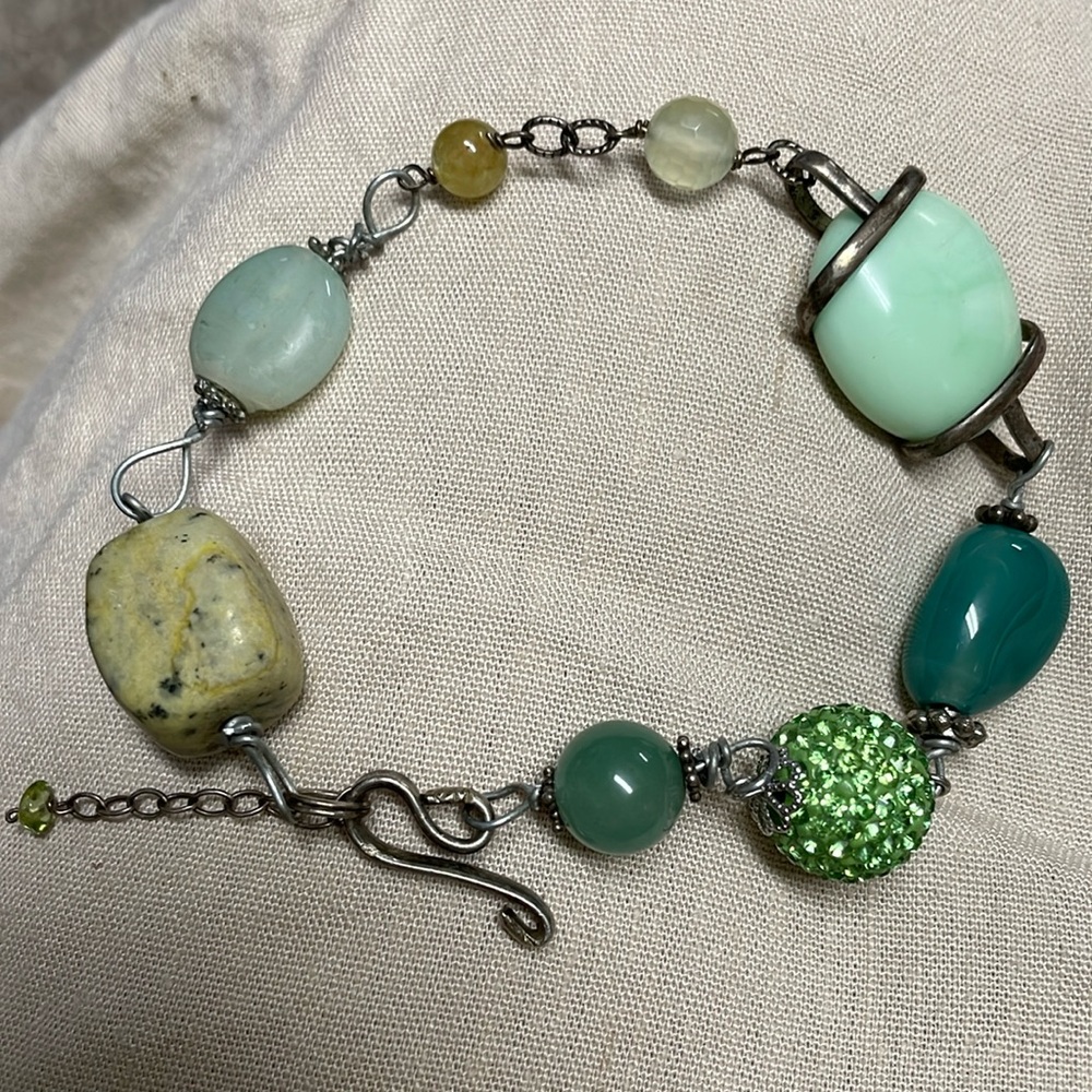Natural and gemstone bracelet